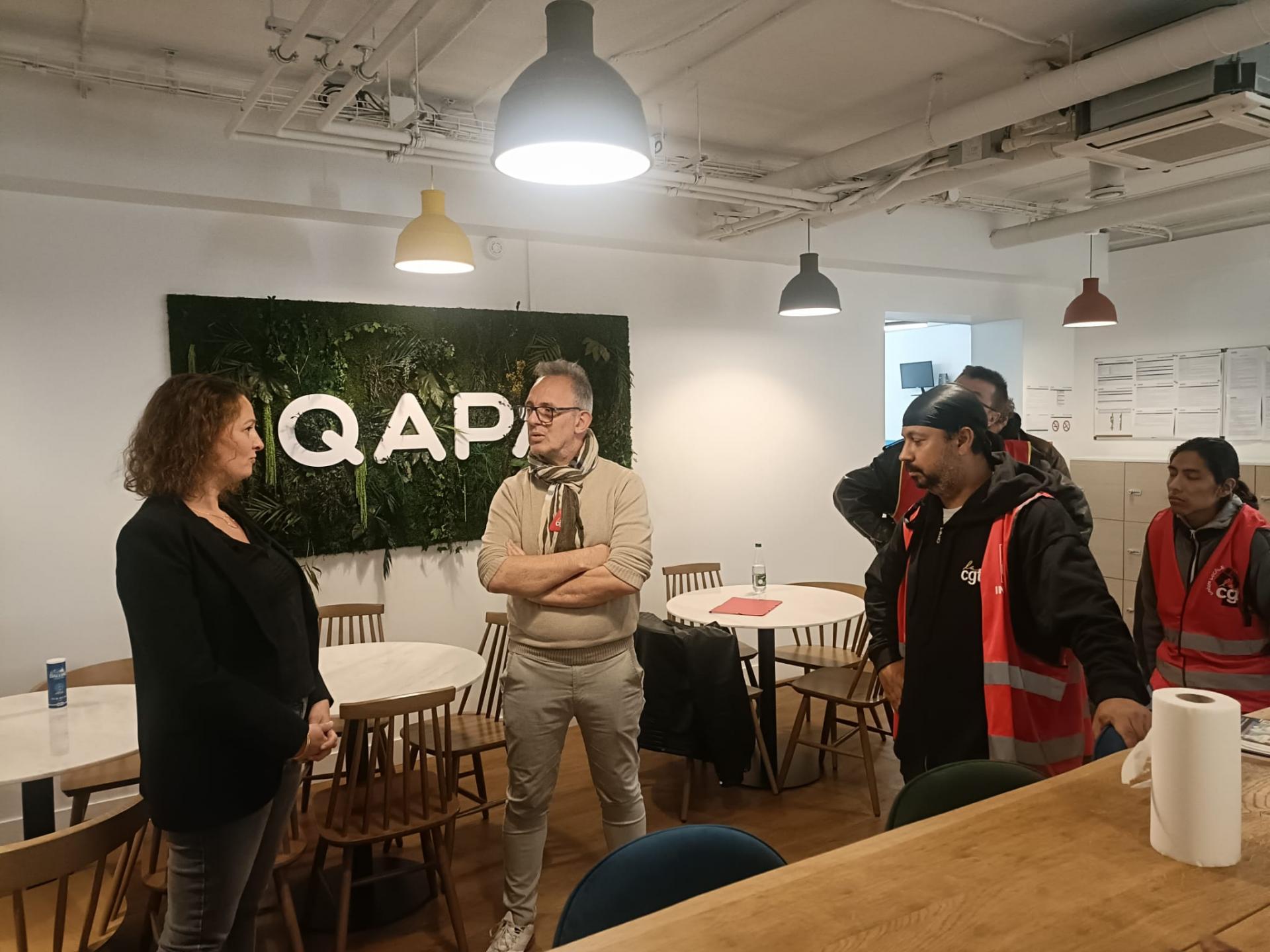 Aprés l'agence Adecco boulevard Voltaire à Paris, c'est au tour de l'agence Qapa avenue de l'Opéra d'être occupée.