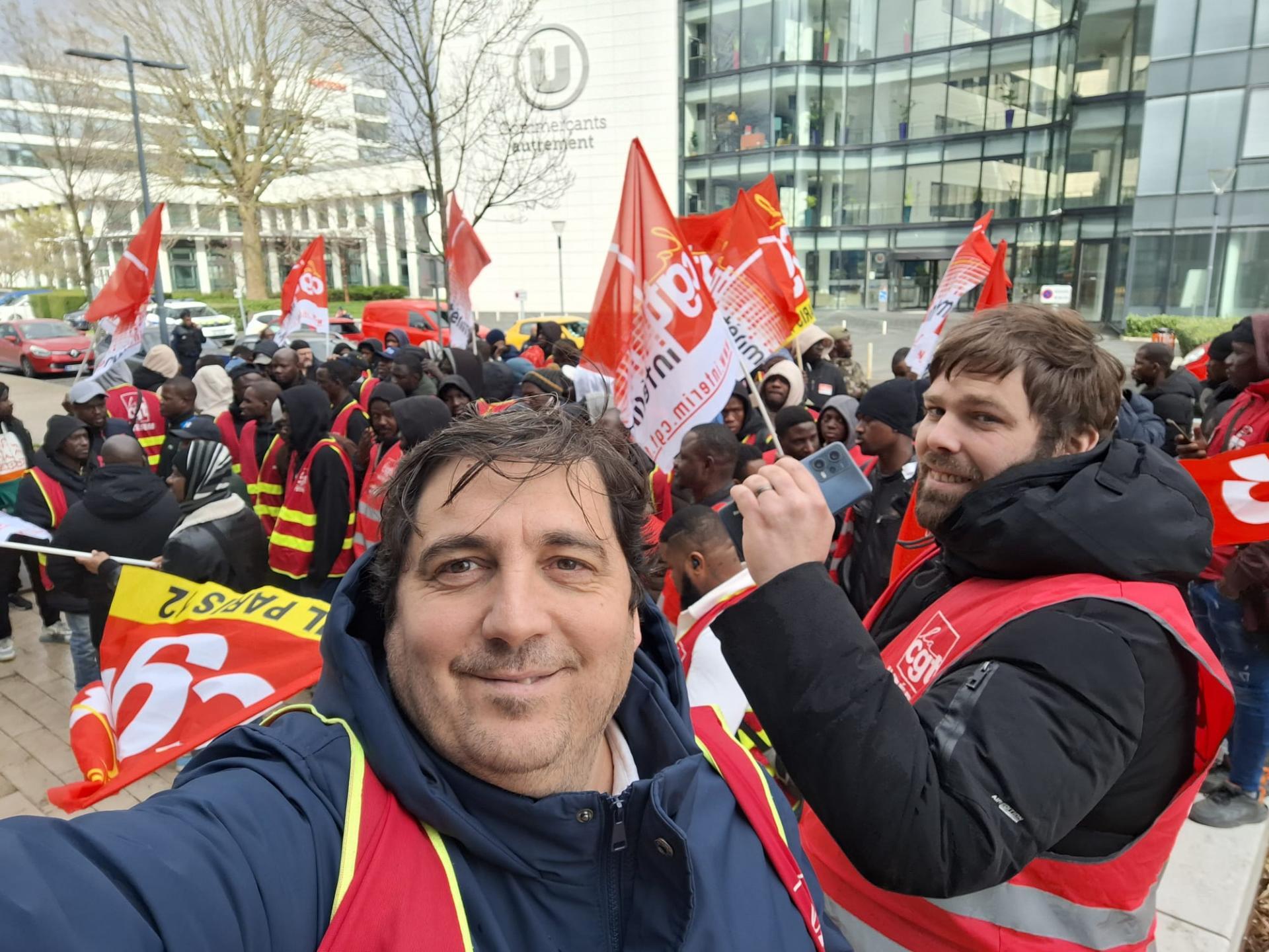 Régularisation des Travailleurs Sans Papiers. Adecco joue l'incompréhension.